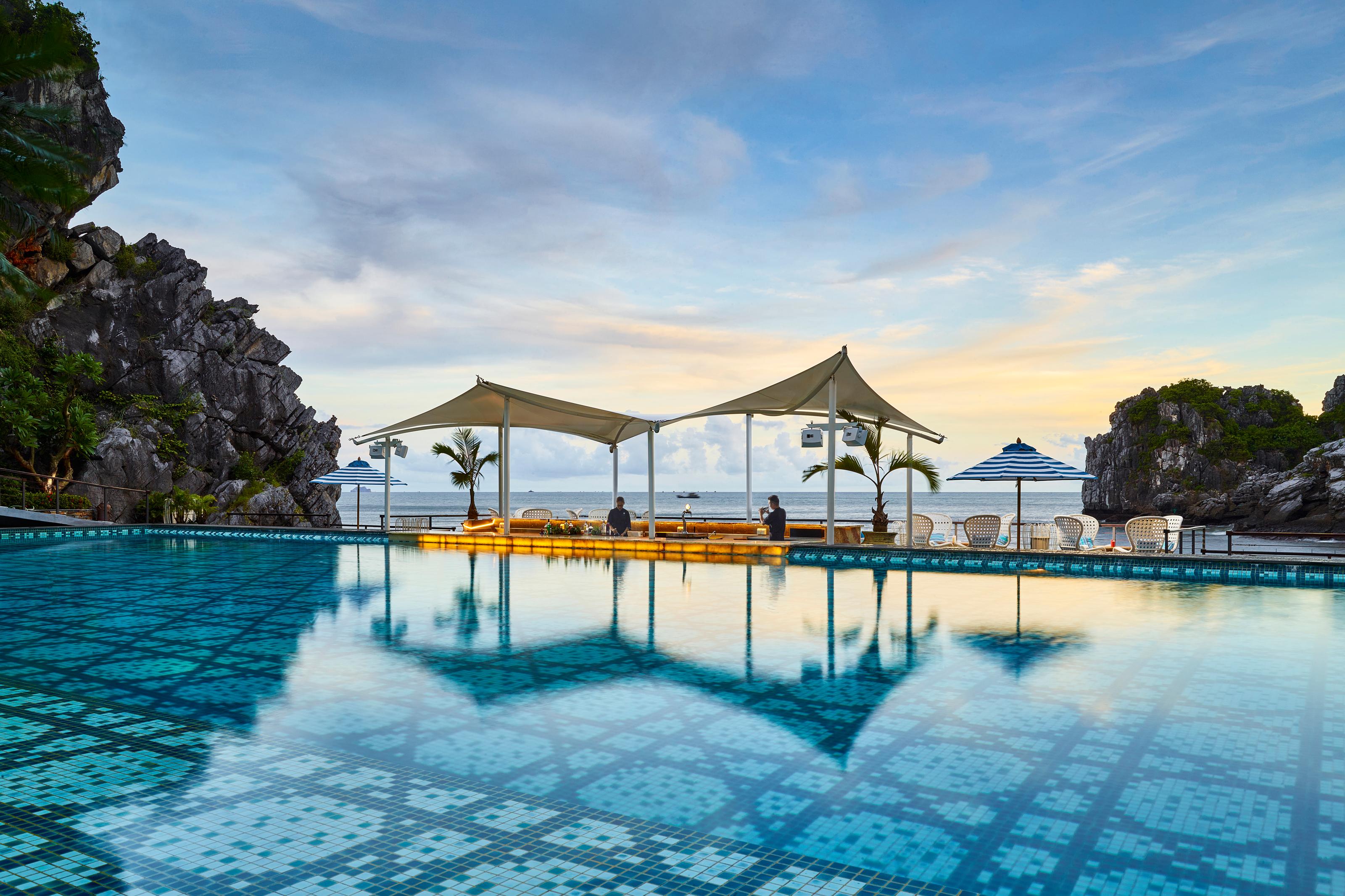 Chan Chau Hotel Perle D'Orient Cat Ba - Mgallery מראה חיצוני תמונה The Rock Bar at the Alila Villas Uluwatu