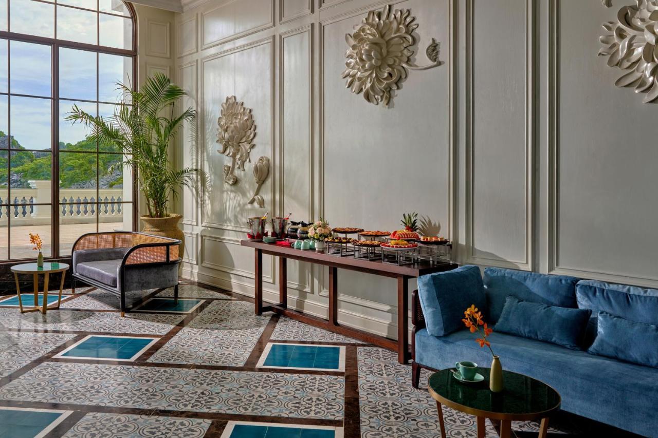 Chan Chau Hotel Perle D'Orient Cat Ba - Mgallery מראה חיצוני תמונה The interior of the hotel